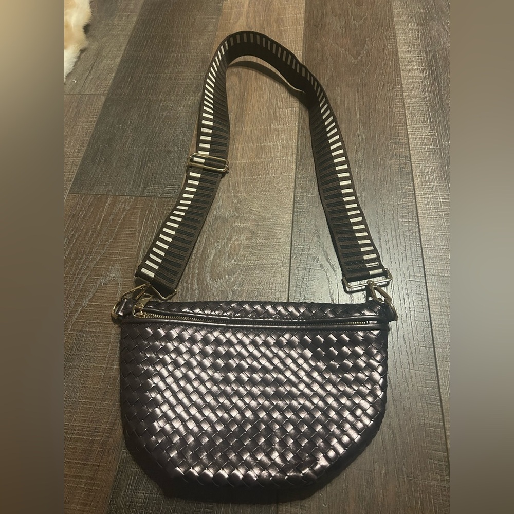 Woven crossbody bag with adjustable strap